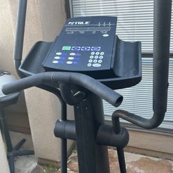 True Commercial Elliptical Trainer $100 Like New. $3000 Retail