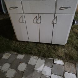 A Nice Cabinet For Bathroom 