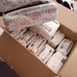 New Born Diapers Honest Brand 13 Packs, 32 Per.