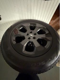 Set of Five Land Rover Defender Tires