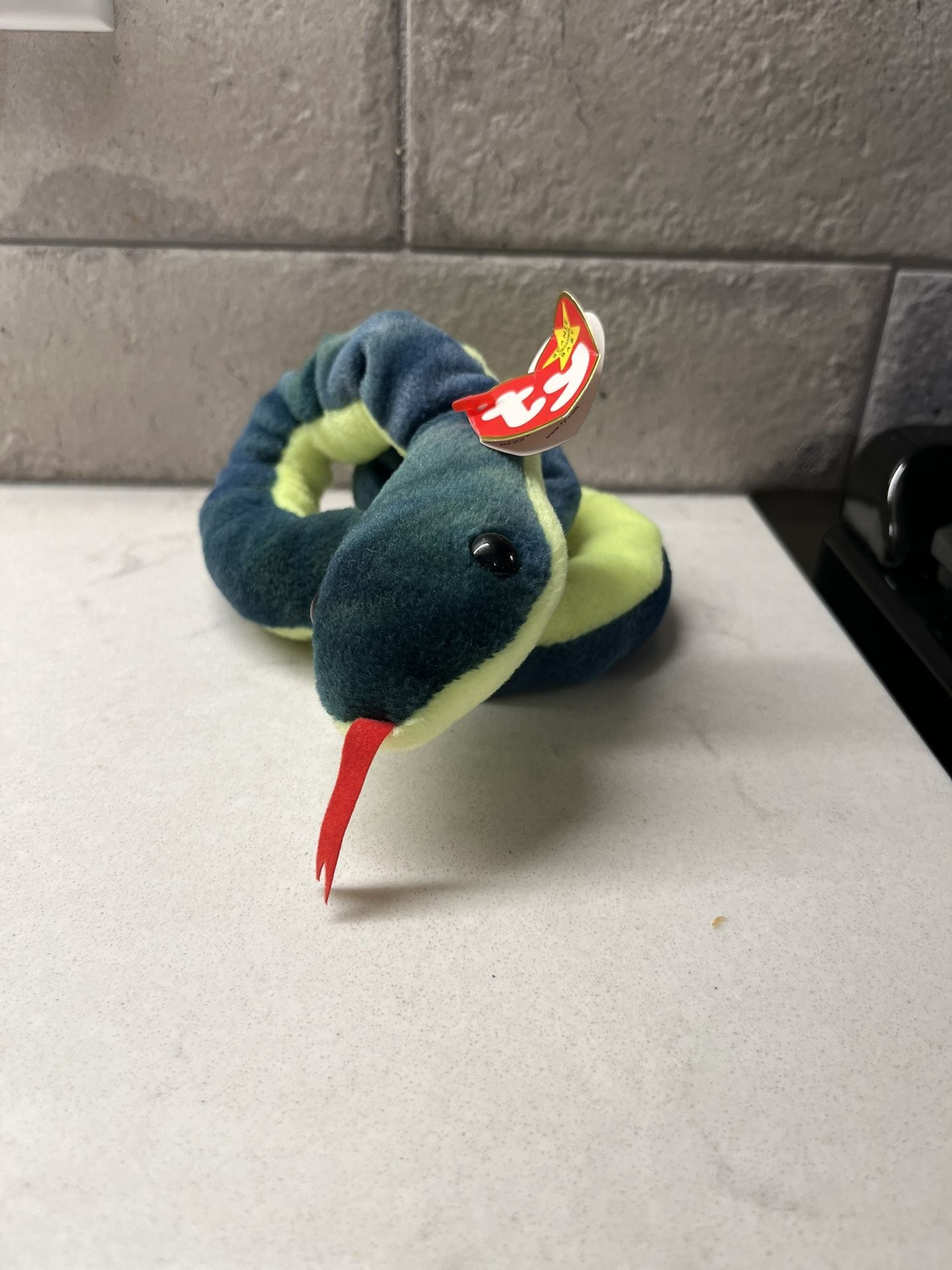 TY Beanie Baby Hissy