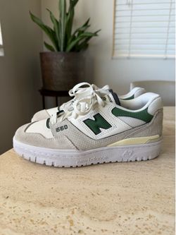 New Balance 550 Sea Salt Pine Green Womens Sneakers BBW550SG Size 7.5 US