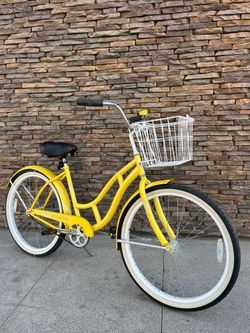 Schwinn “ Legacy “ 26 inch Beach Cruiser w/ Basket Sunshine Yellow