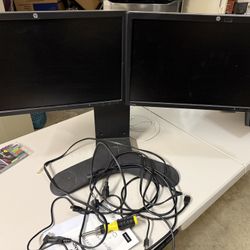 2 22 Inch Monitor With Mount 