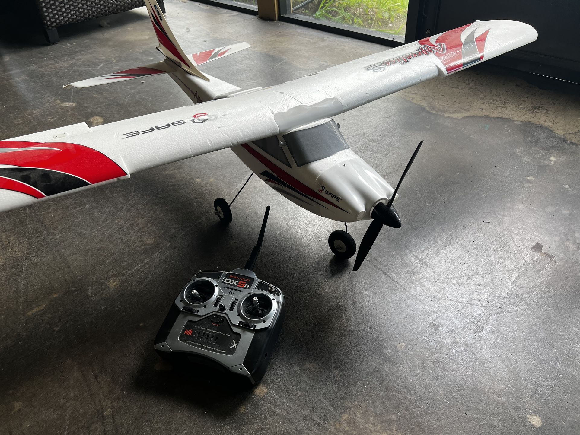 Remote Control Airplane E-flite Trainer