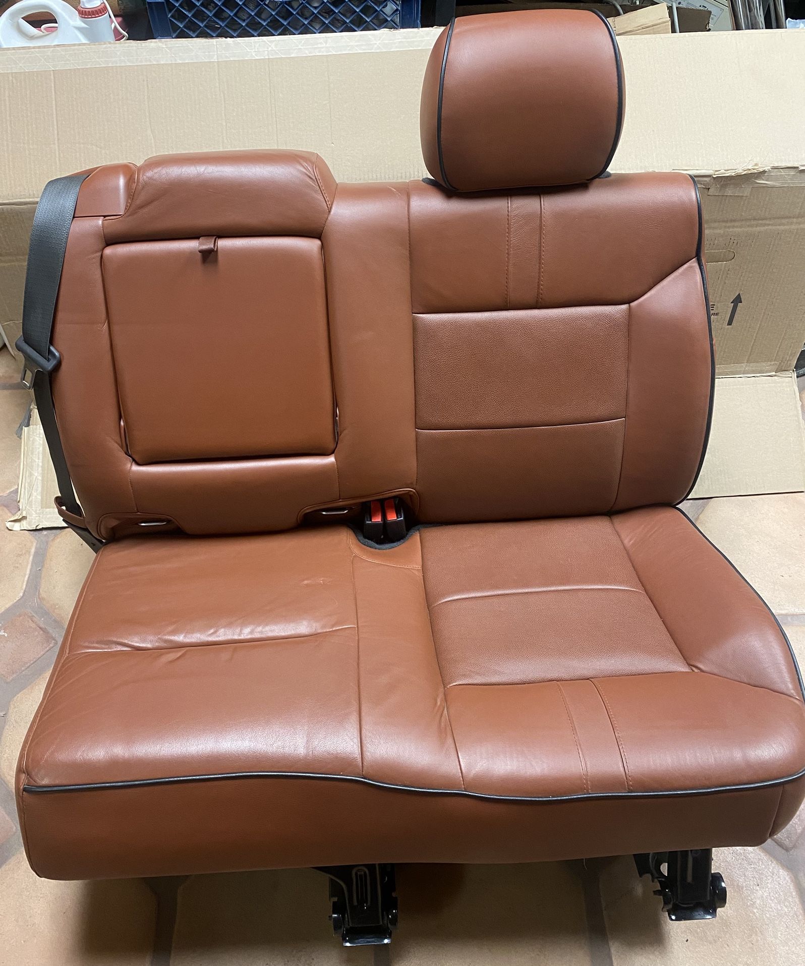 2007-2009 Hummer H2 Second Row Seat $450