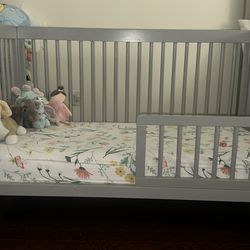 Convertible crib with mattress !