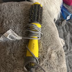 Dry Bar Blow Out brush