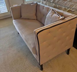 Tufted Accent Loveseat / Settee – Light Neutral with Black Piping