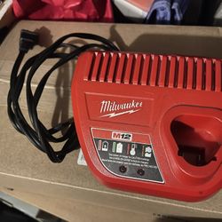 Milwaukee Charger M12 “” Works Good “”
