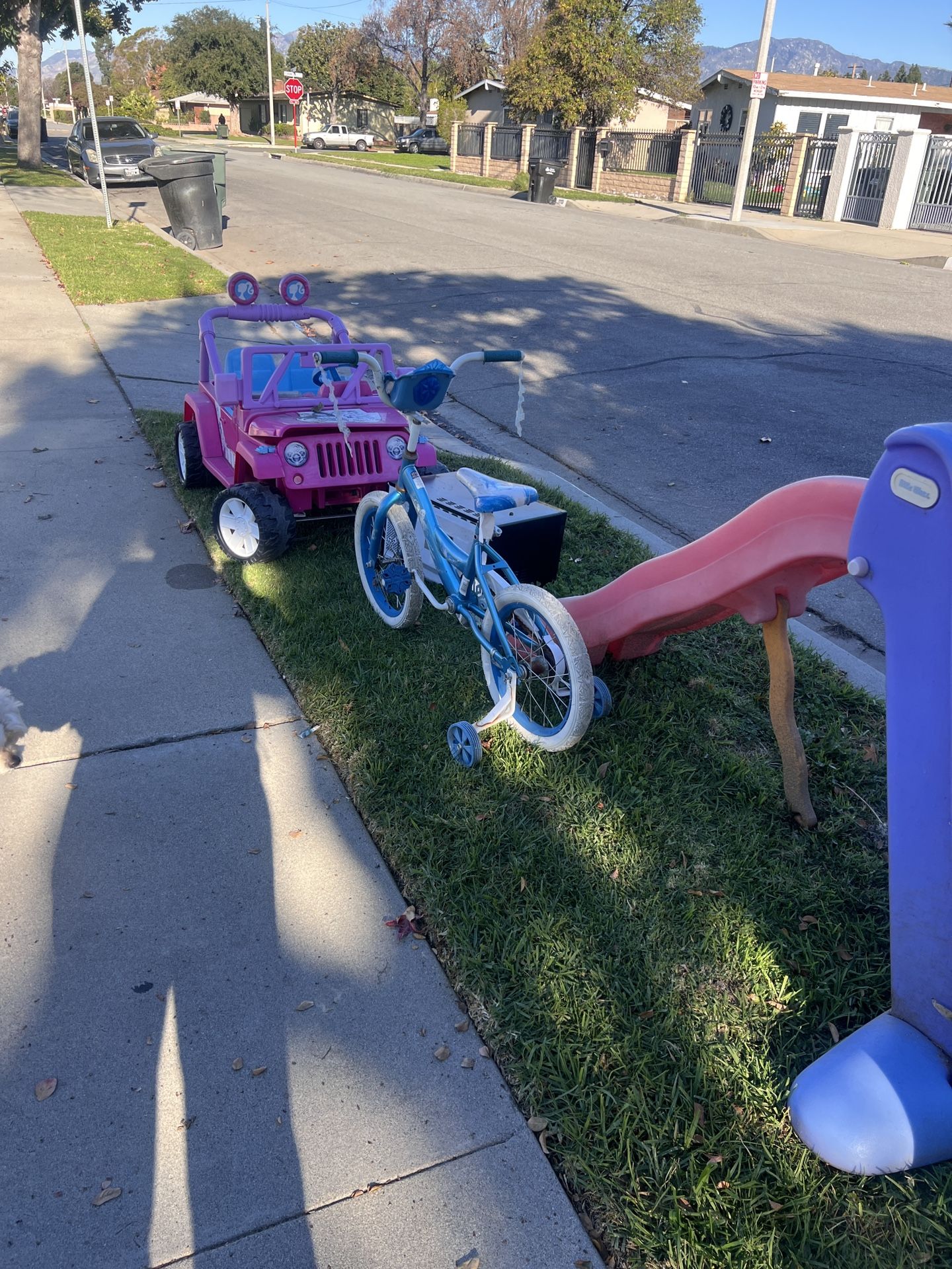 Free Kids Items On Curb At 1106 W Durness St West Covina 91790