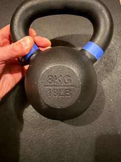 8 kg (18lb) kettlebell - lightly used