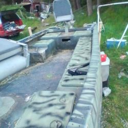 12 Ft Fiberglass https://offerup.com/redirect/?o=Qm9hdC5Obw== Motor.