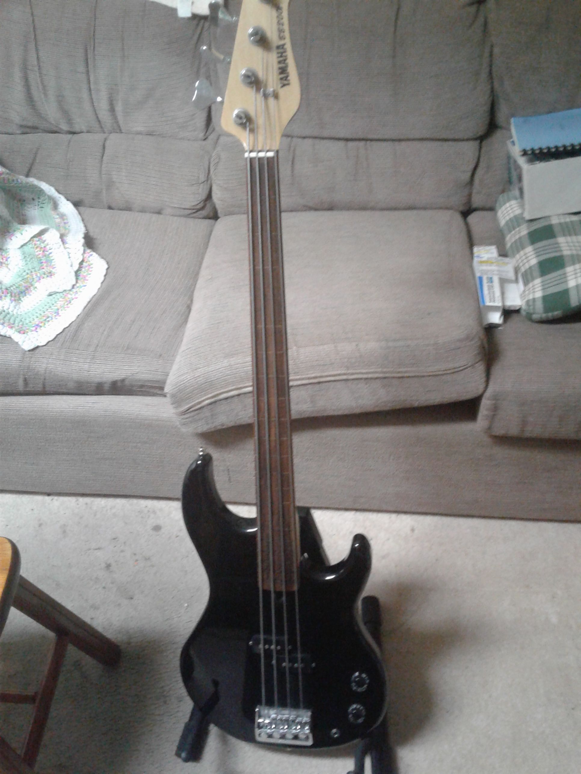 Yamaha fretless bass BB200F