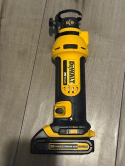 Dewalt cut out tool with battery