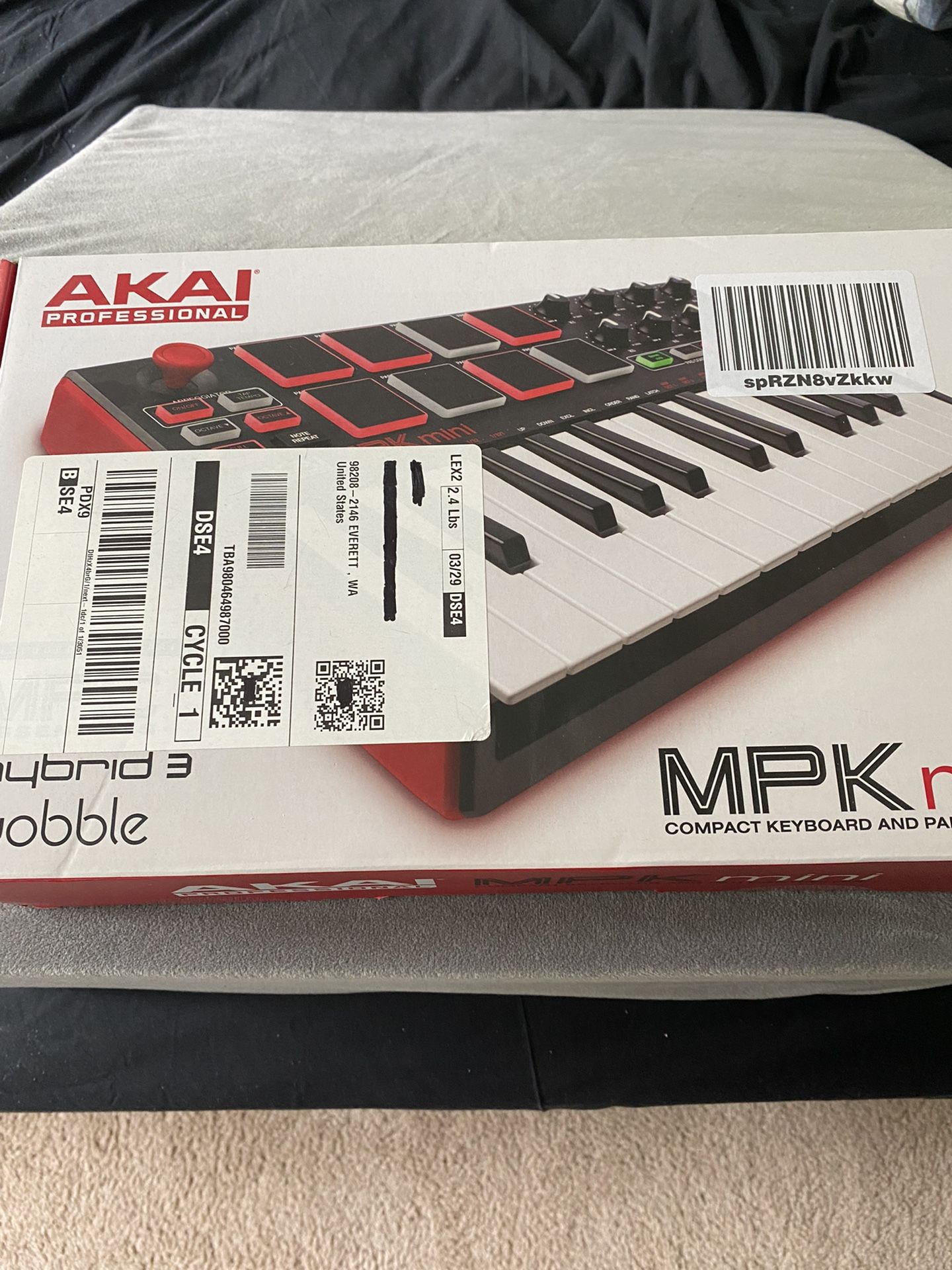Akai MPK Mini Keyboard Drum Pad NEW