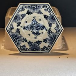 VTG Delft hexagon trinket dish, handpainted in Holland