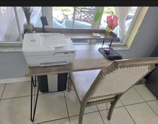 Modern Desk used like new