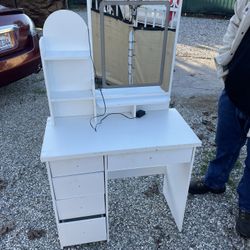 Vanity Makeup Desk 55$