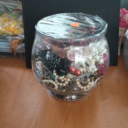 Mystery Vintage Jewelry Jar25