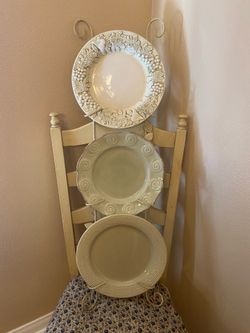 Vintage hanging plate holder