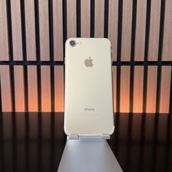 iPhone 7 - Unlocked - 32GB