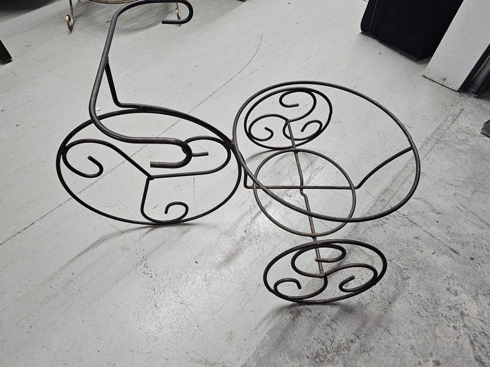 Cute Little Plant Holder 