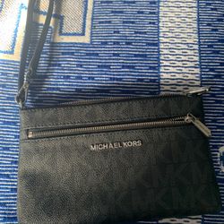 Michael Kors Wristlet Wallet