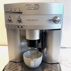 DeLonghi Coffee Maker Magnifica Type:EAM-3200.S