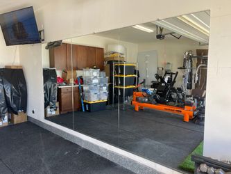 Ideal Mirrors for Home and Commercial Gyms