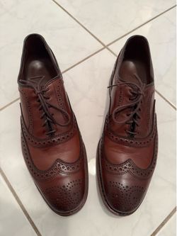 Allen Edmonds Wing Tip Dress Shoes Size 9 1/2 with size 34 Belt