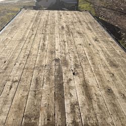 Clear Picture Of Standard Trailer With Everything Functional  