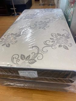 Deluxe brand twin set