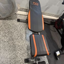 Adjustable Weight Bench