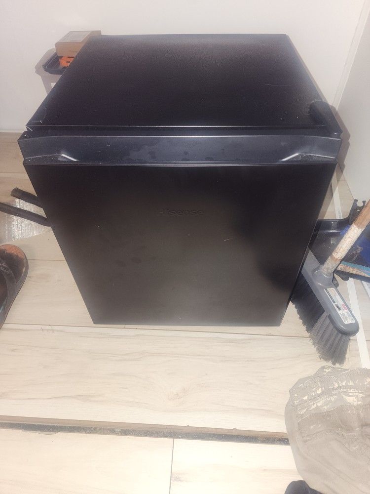 Hisense Mini Fridge