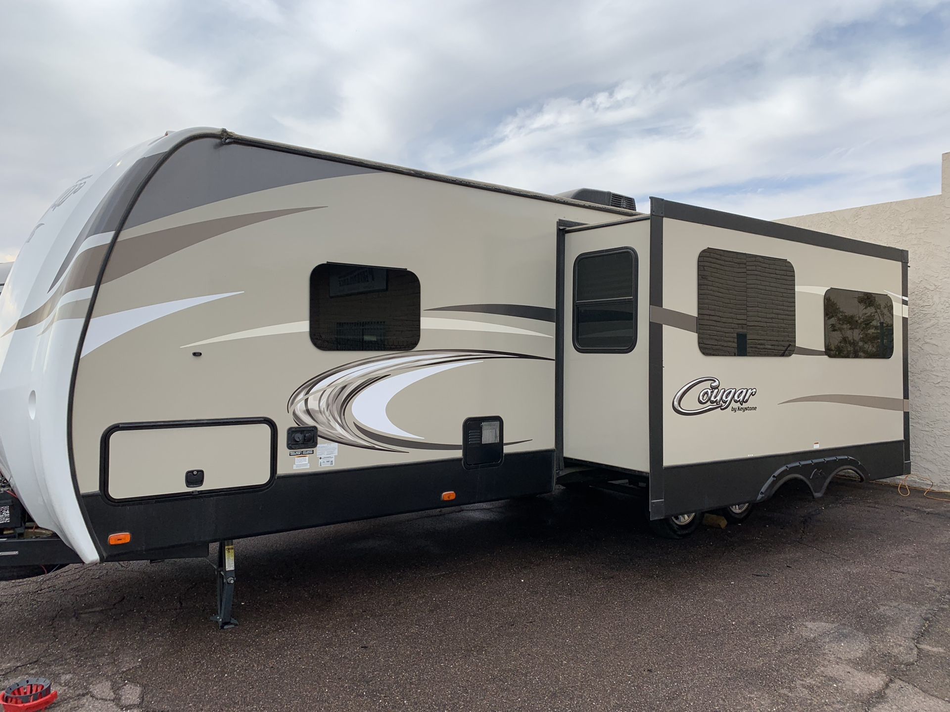 2017 Keystone Cougar 29BHSWE Bunk House -Nice Highend Travel Trailer