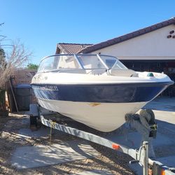 2006 18 feet bayliner ,motor no more than 100 hrs on the water 2006 bayliner 8 passenger