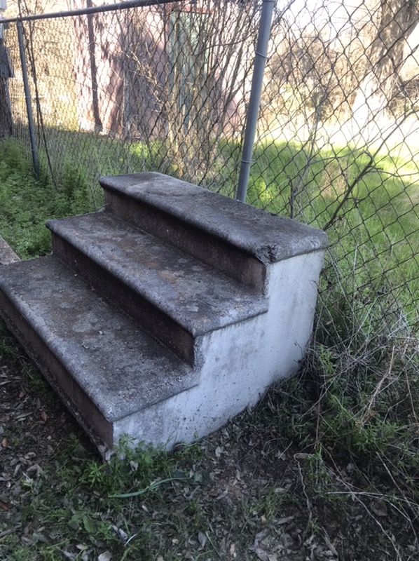 FREE Concrete Steps for Sale in New Braunfels, TX OfferUp