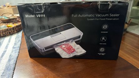 Vacuum food sealer