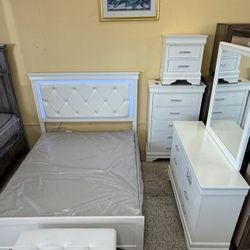 🚨 URGENT SALE – 5PC QUEEN / KING LED BEDROOM SET! 🚨