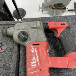 Milwaukee Rotary Hammer (845409-11)