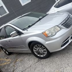 2011 Chrysler Town and Country