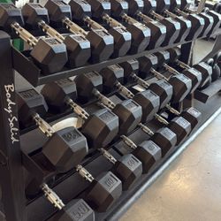 Dumbbells – Kettlebells – Smith Machine – Squat Rack – Rubber Flooring – Bar – Bench – Olympic Weights