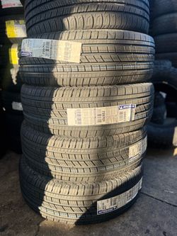 265/65/17 MICHELIN 4 new tires disponibles hoy