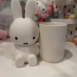 Miffy Ceramic Toothbrush Holder (pillowfort x miffy) 