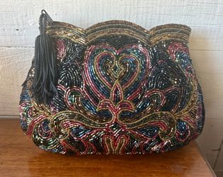 Beaded clutch purse