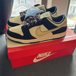 Nike Dunk Low Black Suede Size 10