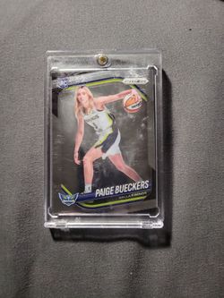 Paige Bueckers Prizm Rookie Card
