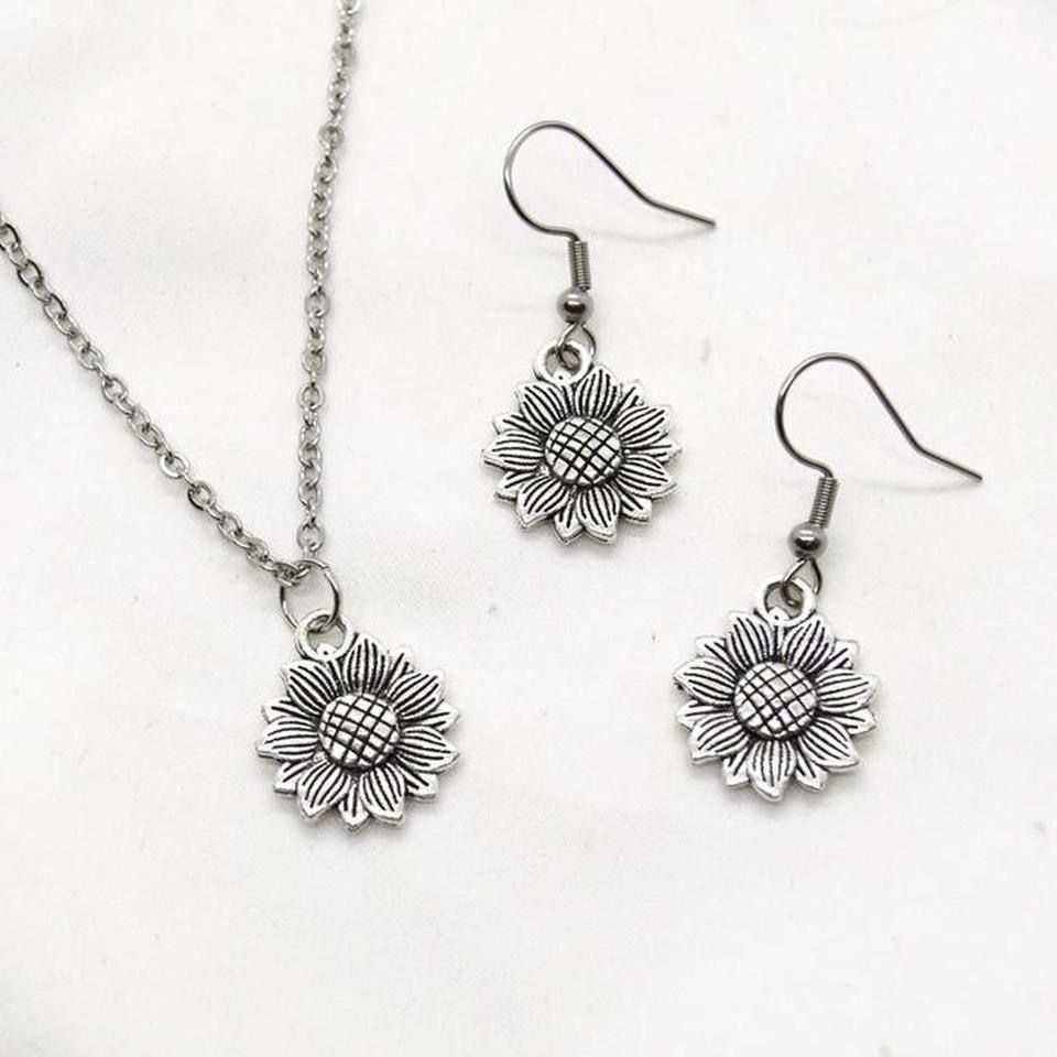 Silver Sunflower Jewelry Set