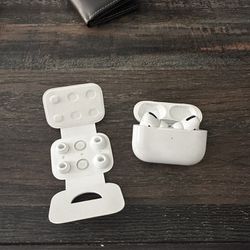 Used Apple AirPods Pro 